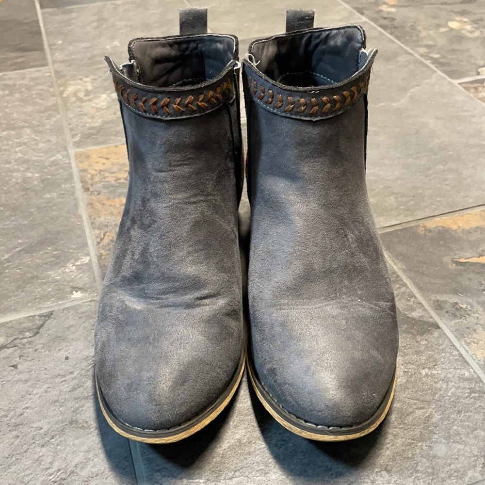 Embroidered booties - Picture 2 of 7